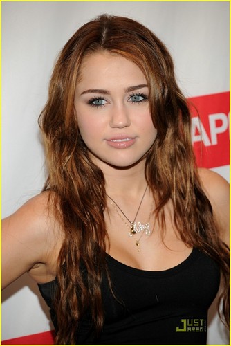 Miley @ Concert for Hope