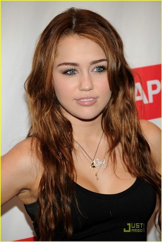  Miley @ konser for Hope