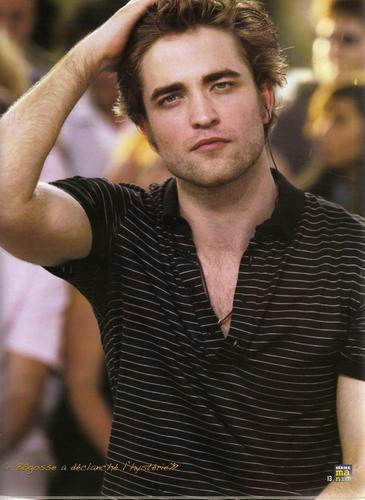  Robert Pattinson in Series Mania Magazine