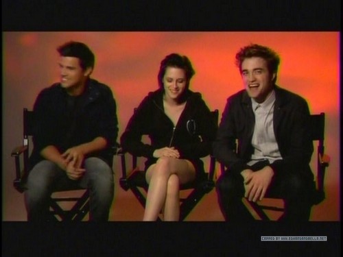  Screencaps of Robsten and taylor from the এমটিভি Ulalume Promo spot