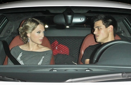  TAYLOR AND THE WHITE CAR: THE 아우디