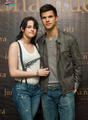 HQ Press Conference Mexico Kris and Taylor - twilight-series photo