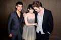 Robert, Kristen, Taylor, Ashley - MTV Music Awards - twilight-series photo