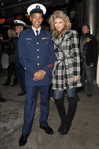  Annalynne marks Veteran's dag in Times Square door launching the "Kisses for the Troops" campaign