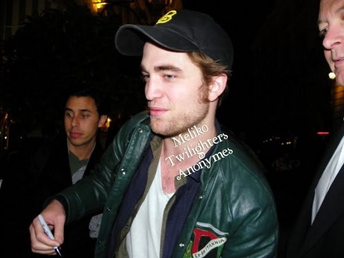  fan Pictures from Paris-Robert Pattinson