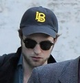 Robert Pattinson Back in Los Angeles 15 NOV 09 - twilight-series photo