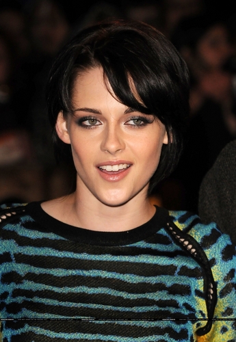  Untagged HQ Londres Red Carpet