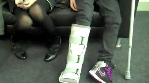 So how did I fracture my Foot with T Swift Screencaps Justin Bieber 