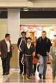 Rob & Kristen arriving back in LA (nov 23) - robert-pattinson-and-kristen-stewart photo