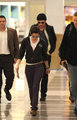 Rob and Kristen Arrive Together in LA (Nov 23) - twilight-series photo