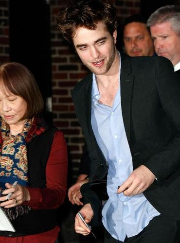  Robert Pattinson Leaving Letterman