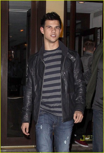 Taylor in New York City (November 18)