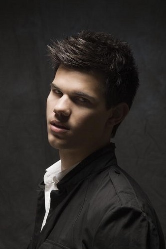  taylor lautner - USA Today -