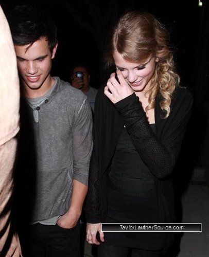 Taylor تیز رو, سوئفٹ and Taylor Lautner in Los Angeles (December 3rd)