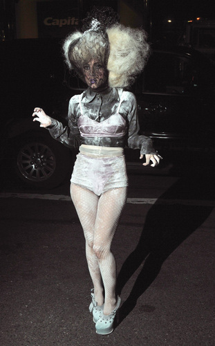  Lady Gaga & Cyndi Lauper for MAC Viva Glam