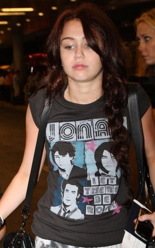 Miley Leaving Miami Airport