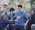 New Photos of Taylor from the set of 'Valentines Day' - twilight-series photo