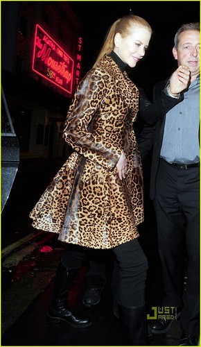  Nicole Kidman Loves Leopard Print