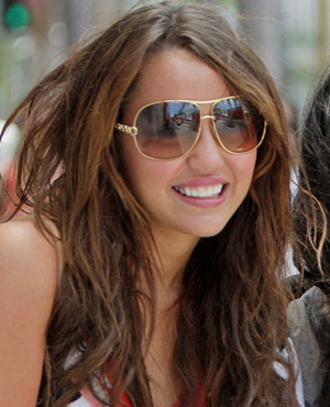  miley is beauty. miley rock. I think miley is a rebelde, dont you?