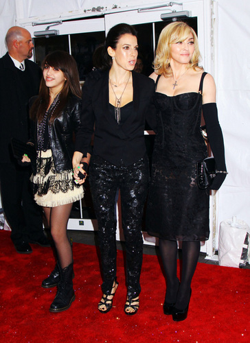  Мадонна and Lola attend Nine premiere in NYC