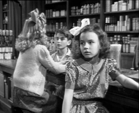  Young George Bailey, Mary and violett