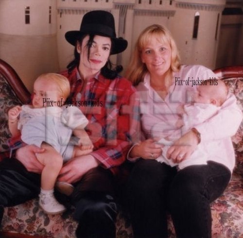  Michael's शिशु ;*