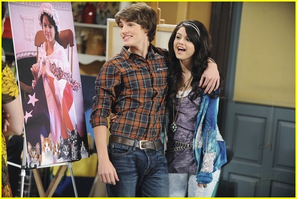 selena gomez pictures from wizards of waverly place. Selena Gomez Wizards of