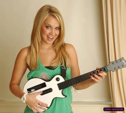  Tiffany Is A guitar, gitaa Player?