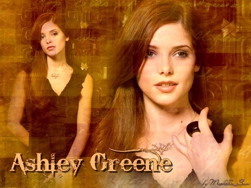  Ashley Greene