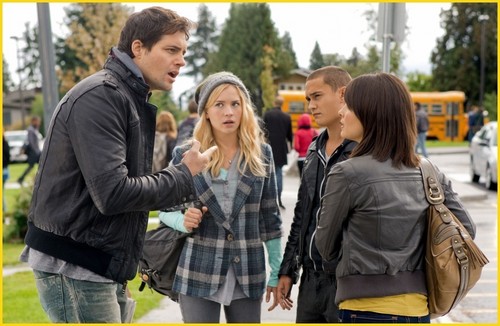  Life Unexpected - Episode 1.02 - ہوم Inspected - Promotional تصاویر