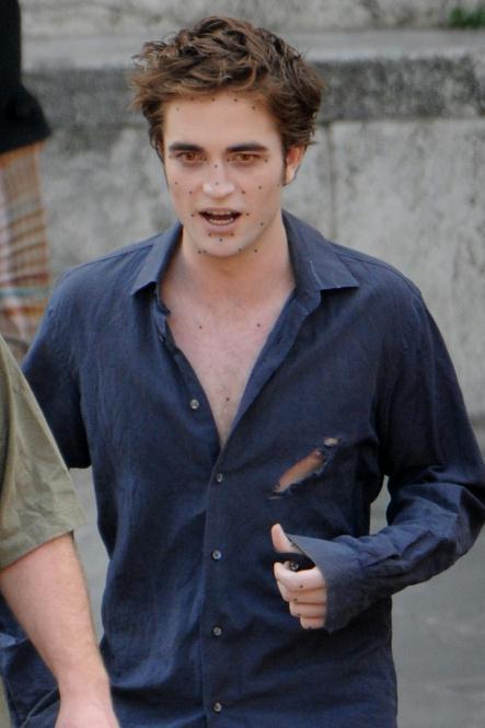 robert pattinson new moon. Robert Pattinson