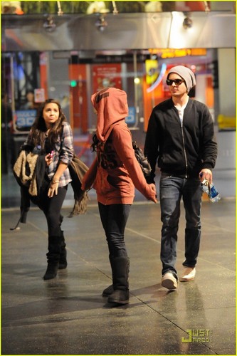  Zac Out in Universal City