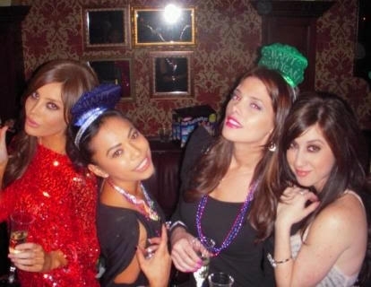  Ashley with friends-NEW سال