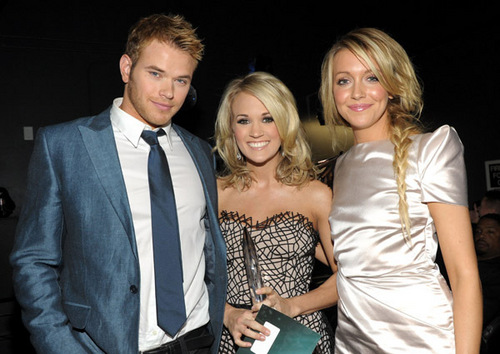  Carrie @ 2010 People's Choice Awards - Backstage