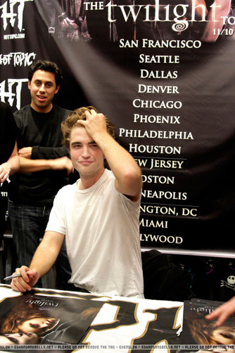  Rob Pattinson ~ bila mpangilio pics