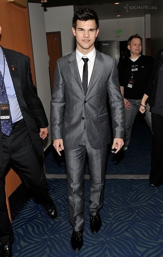  Taylor Lautner: 2010 peoples choice awards