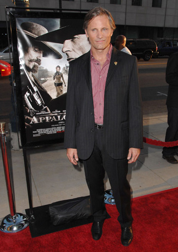  Viggo at the "Appaloosa" LA Premiere