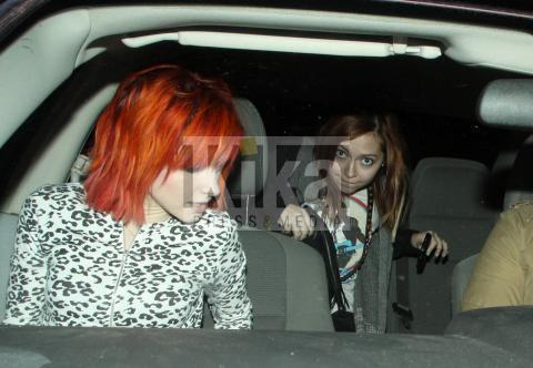  Hayley with Chad od Brandi Cyrus montrer in Los Angeles