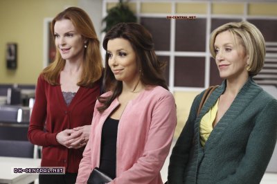  Desperate Housewives - How about a friendly shrink (stills)