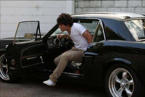  Nick Jonas and car