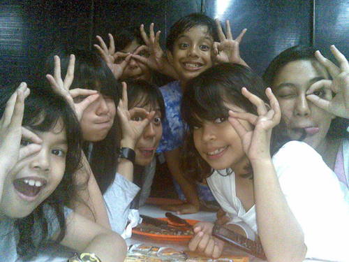  indonesian children ;p