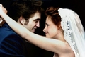 Bella and Edward - twilight-series photo