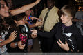 Events > 2009 > September 2nd - It's On With Alexa Chung - justin-bieber photo