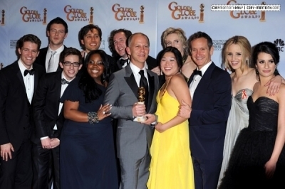  欢乐合唱团 Cast in Press Room @ 67th Golden Globes