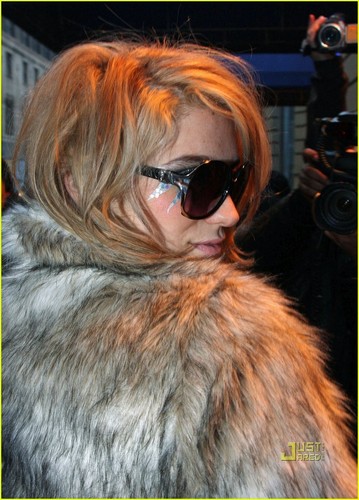  Ke$ha arriving at her Manhattan Hotel