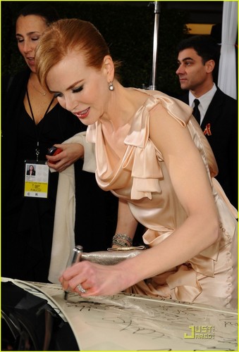  Nicole @ 2010 Golden Globe Awards