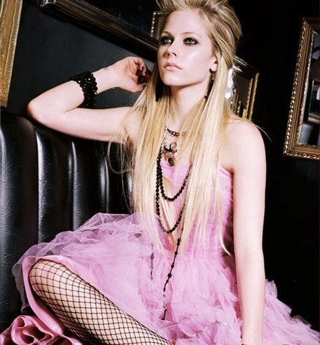 Avril in black dress or in pink dress Avril Lavigne Fanpop