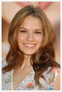  Has Bethany Joy Galeotti ever directed an episode of One cây Hill?