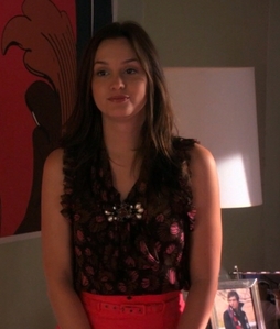  Behind the picture of Chuck is another picture of people important to Blair taken from another episode. Who is it of?