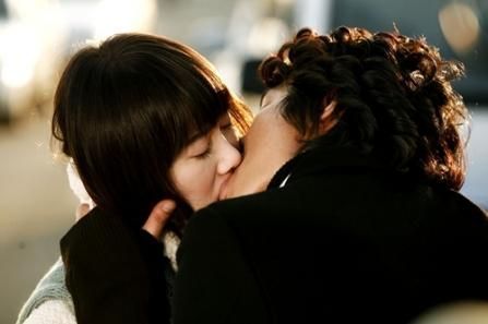 How many times Jandi and Jun Pyo kissed?